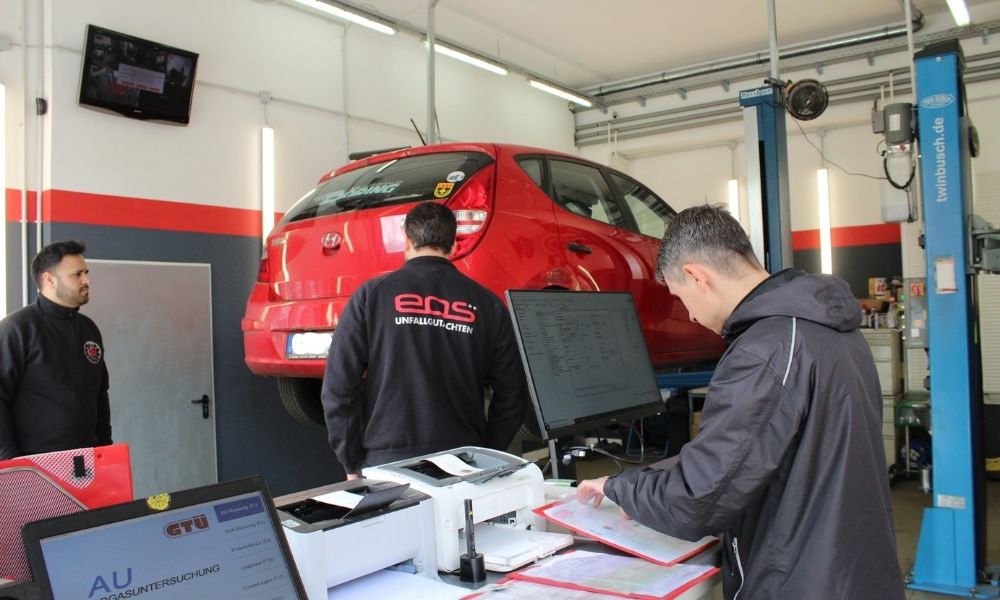 Urlaubscheck am Auto durch das EOS-Team