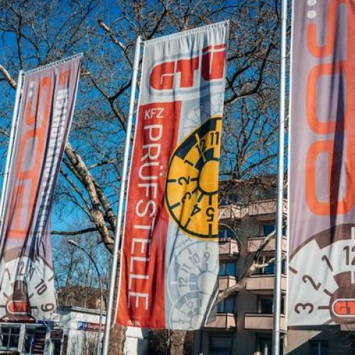 Fahnen der GTÜ Prüfstelle EOS Rathausstraße 42