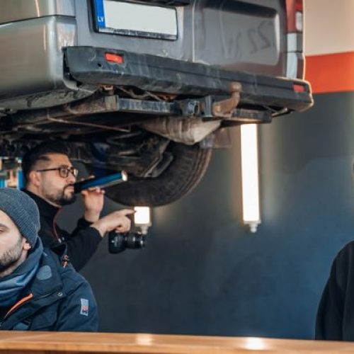 Fahrzeugprüfung in der Werkstatt EOS Tempelhof